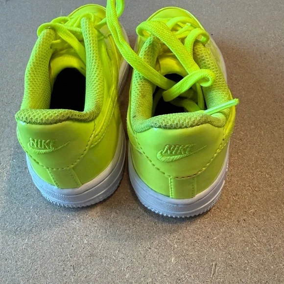 Nike Kids Bright Lime Sneakers - Picture 6 of 6